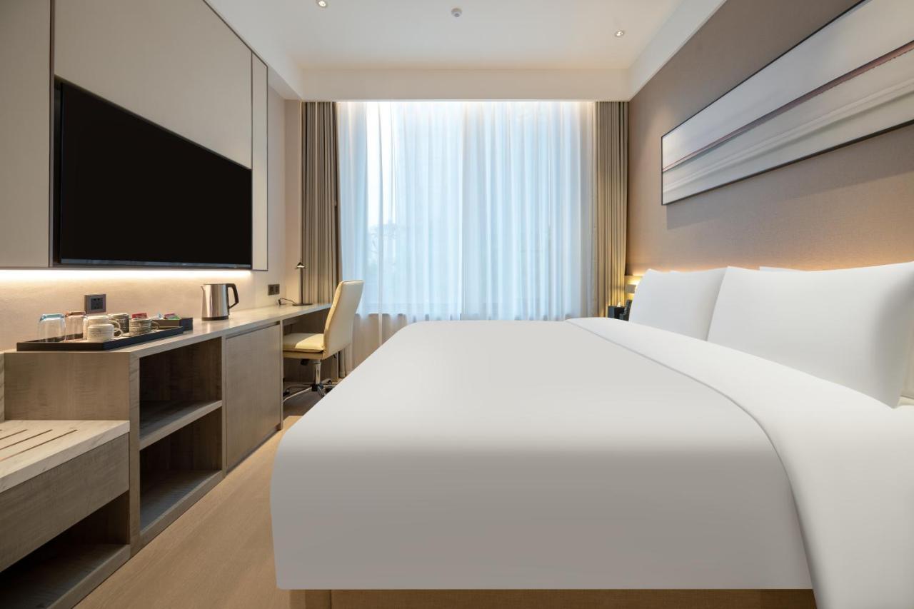 Hyatt Place Linyi People Square Zewnętrze zdjęcie