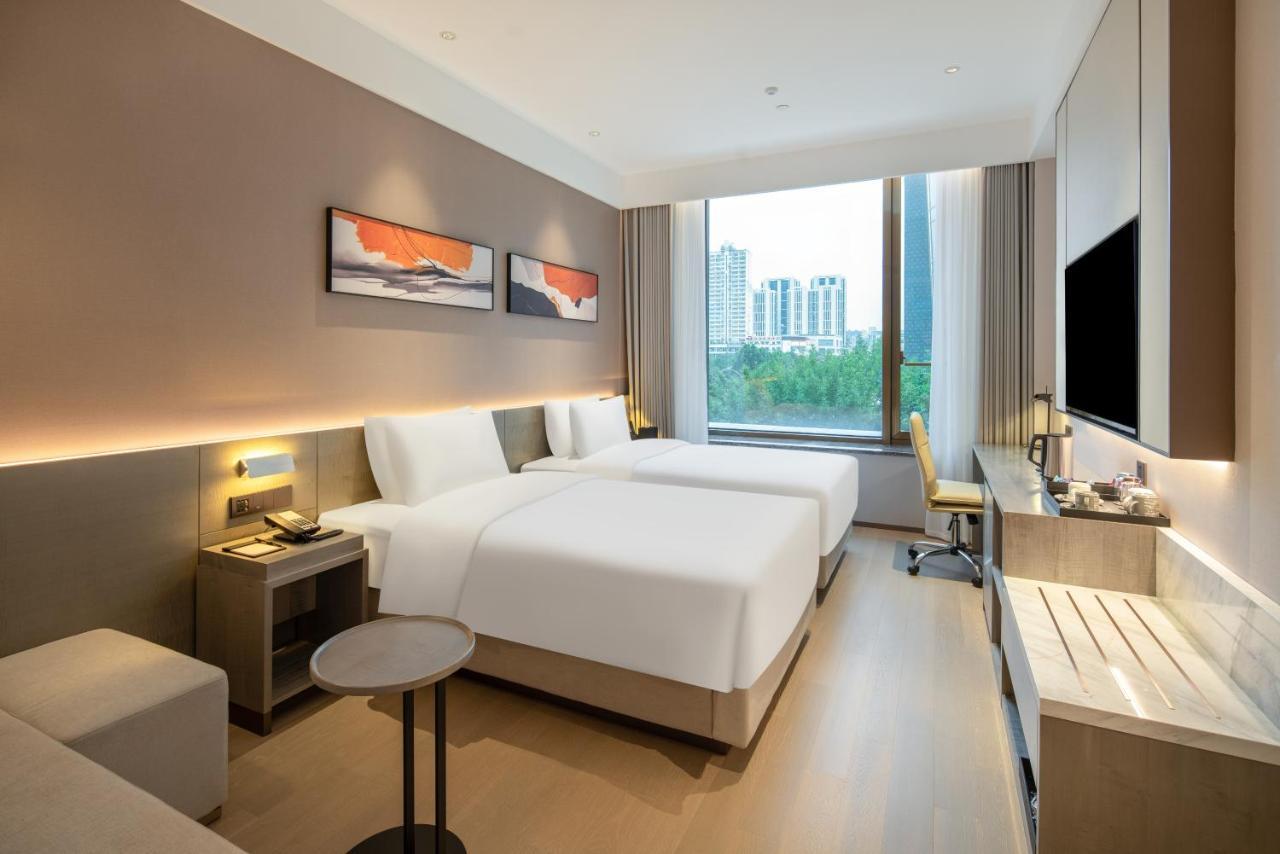 Hyatt Place Linyi People Square Zewnętrze zdjęcie